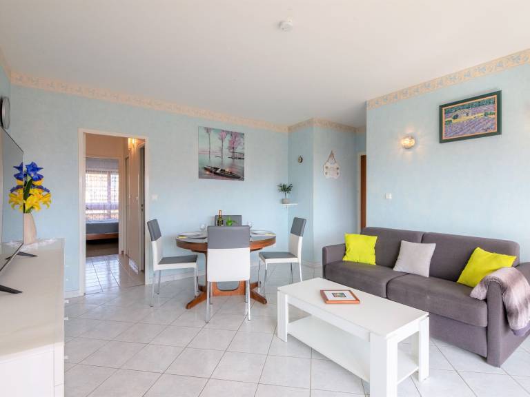 Apartment with yard | Close to the beach | Pets are welcome — photo 2