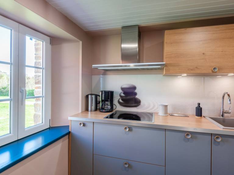 Fully equipped beautiful vacation home with patio, barbeque & garden | Pets are welcome — photo 4