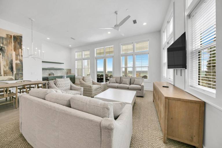 Family-friendly big vacation home with private pool, yard & hot tub | Garden view | Next to the beach | Pets allowed — photo 3