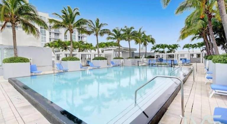 Vacation home with pool | Beach nearby | Pets allowed — photo 4