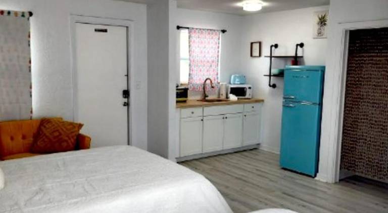 Rental apartment | Suitable for remote work in Daytona Beach Shores, FL