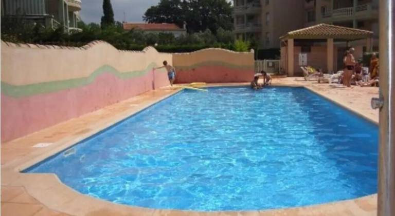 Holiday apartment with pool — photo 3