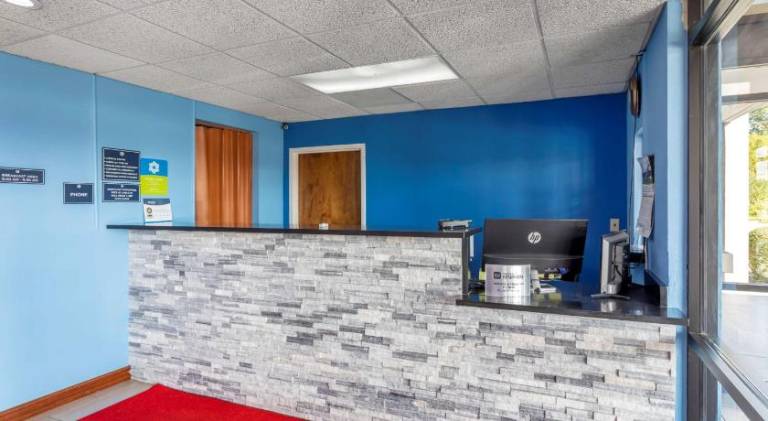 SureStay by Best Western Lenoir City — photo 5