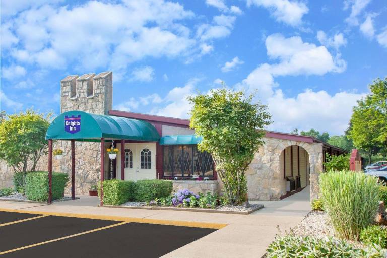 Knights Inn - Battle Creek MI in Battle Creek, MI