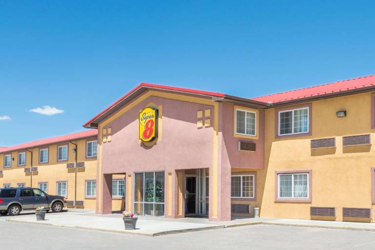 Super 8 By Wyndham Moriarty in Moriarty, NM