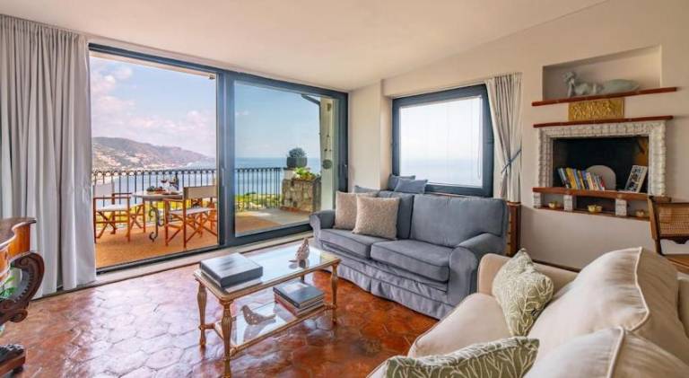 Lovely rental apartment | Next to the beach | Dogs allowed in Giardini Naxos