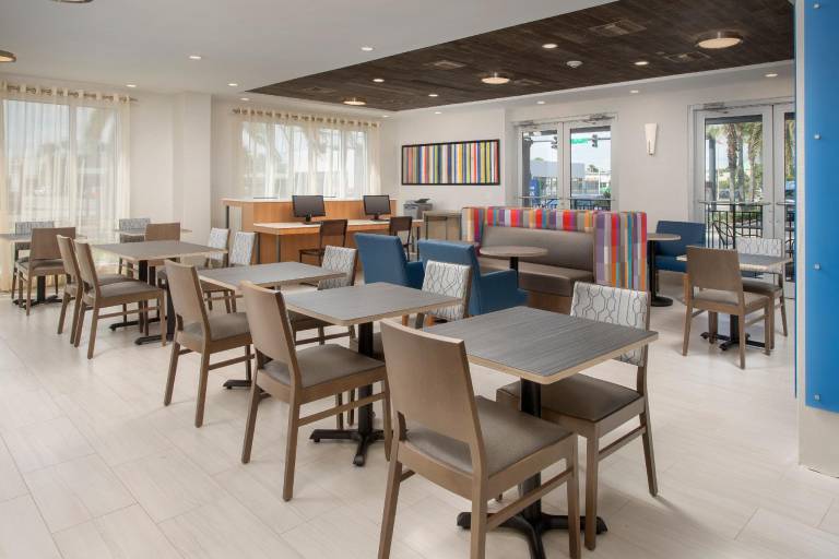 Holiday Inn Express Jacksonville Beach By IHG — photo 4