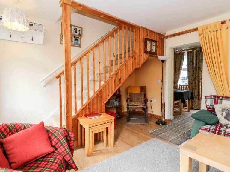 Child-friendly pleasant cottage with yard | Pets are welcome — photo 3