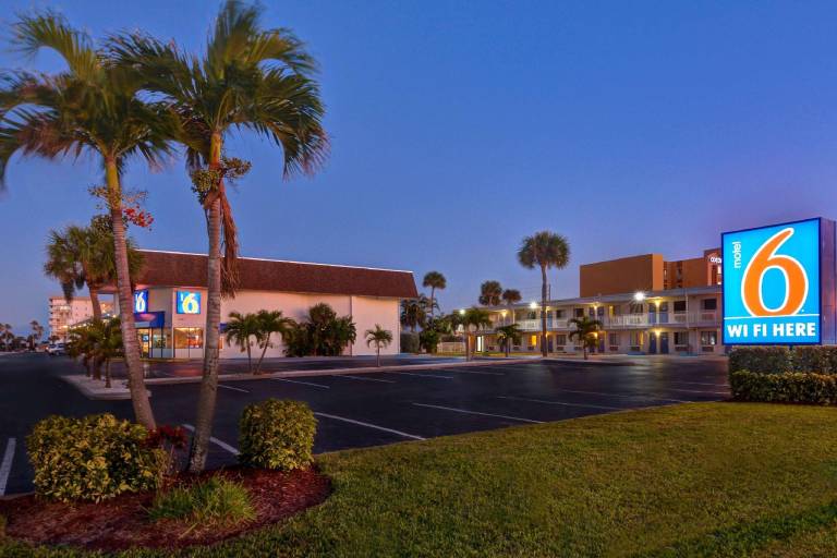 Motel 6 Cocoa Beach, FL — photo 4