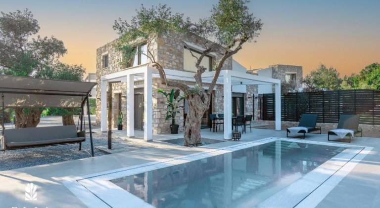 Nice villa with yard, patio & pool | Close to the beach | Pet-friendly in Thasos
