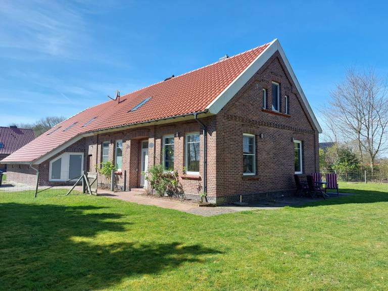 Vacation home with sauna in Esens