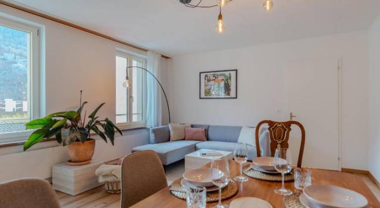 Spacious, stylish & central apartment, Great excursions in surrounding area in Meiringen