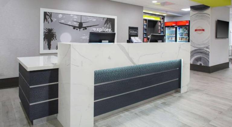 Hampton Inn & Suites Irvine-Orange County Airport — photo 5