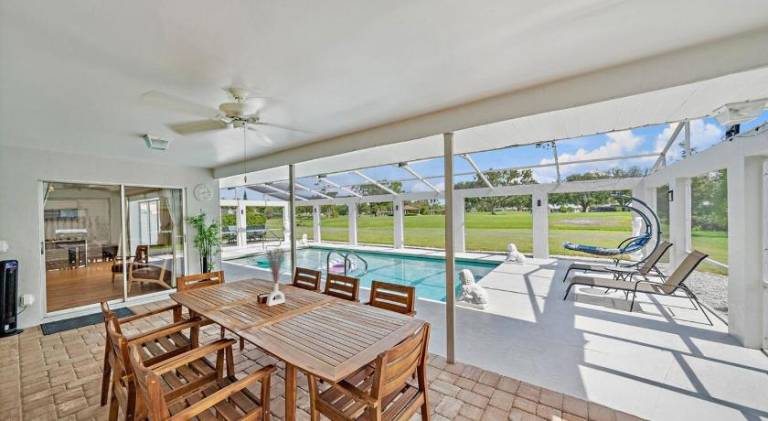 Villa with pool — photo 3