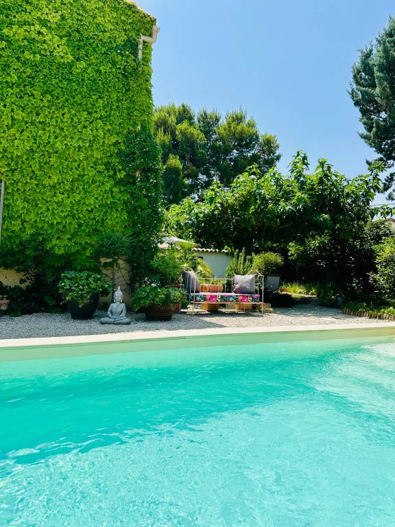 Pleasant house with yard, pool & fast internet | Garden view | Perfect for remote work | Pets are welcome — photo 3