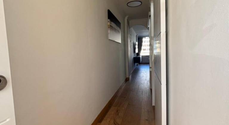 Apartment with pool — photo 4