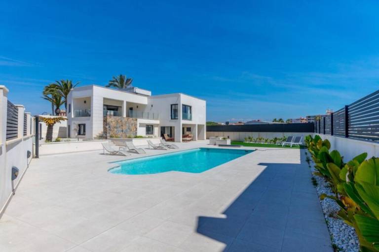 Ferienhaus mit Pool in Torrevieja, Costa Blanca f&uuml;r max. 8 Personen