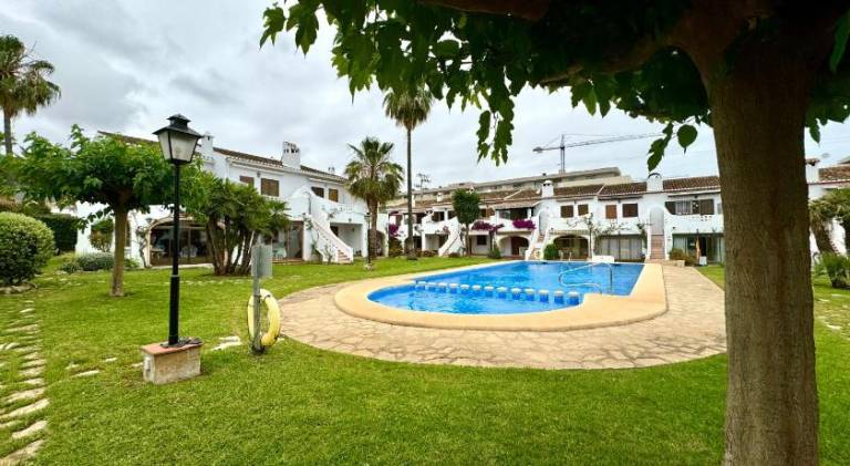 Apartment with patio, yard & pool | Next to the beach | Pets are welcome — photo 2