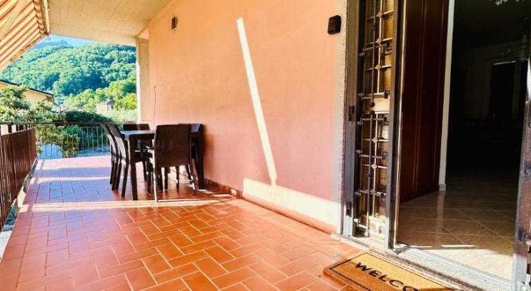 Vacation home with BBQ, terrace & garden — photo 4