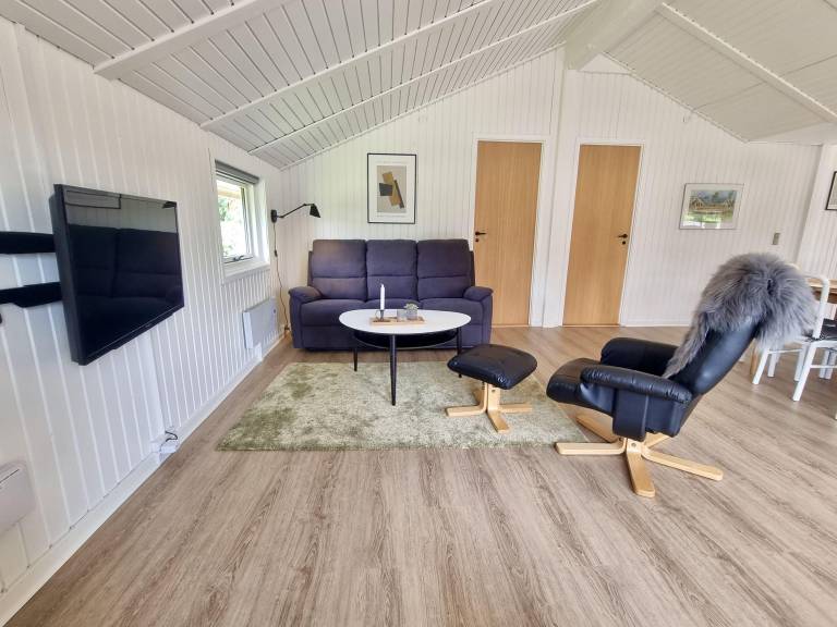 Fully equipped vacation home with terrace, yard & barbecue | Dogs allowed — photo 5