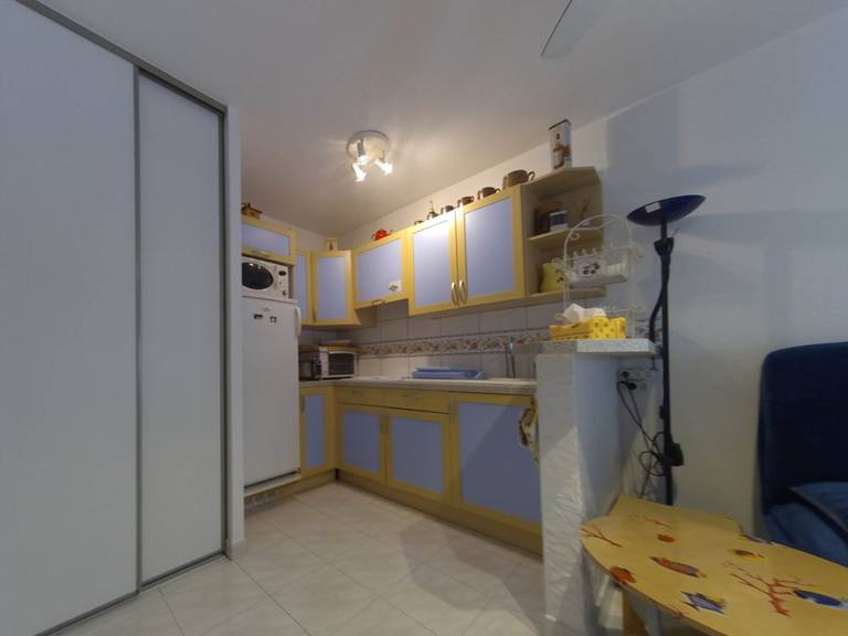 Le Lavandou: Cozy 1-bedroom near beach, terrace, sleeps 4 — photo 3