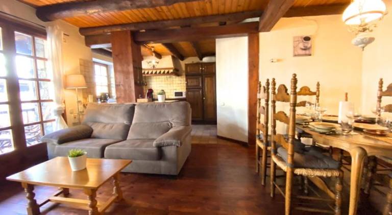 Rental apartment with patio — photo 4