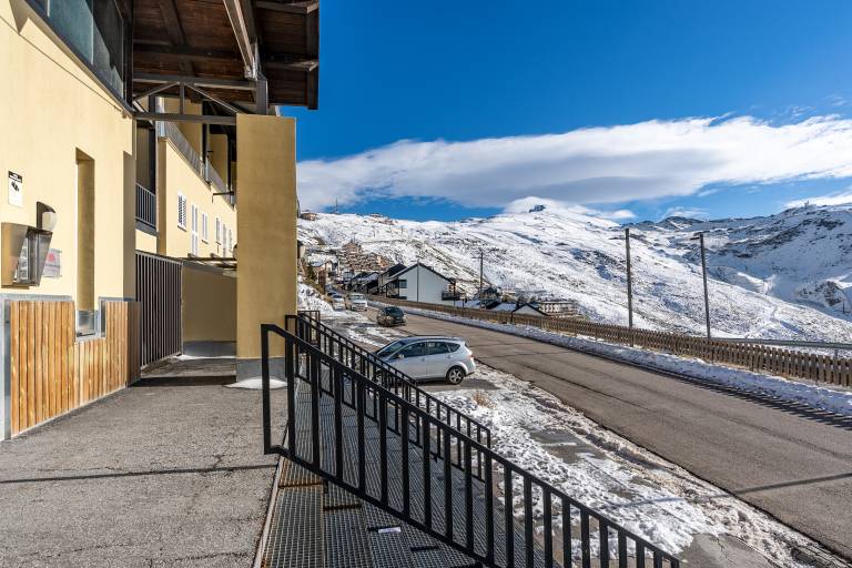 Fully equipped holiday apartment with fast internet, patio & sauna | Mountain view | Next to the ski | Dogs allowed — photo 2