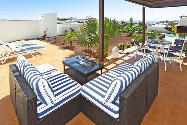 House with private pool, patio & garden — photo 5