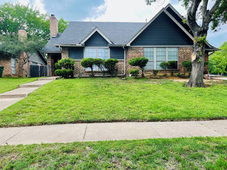 House  West Arlington