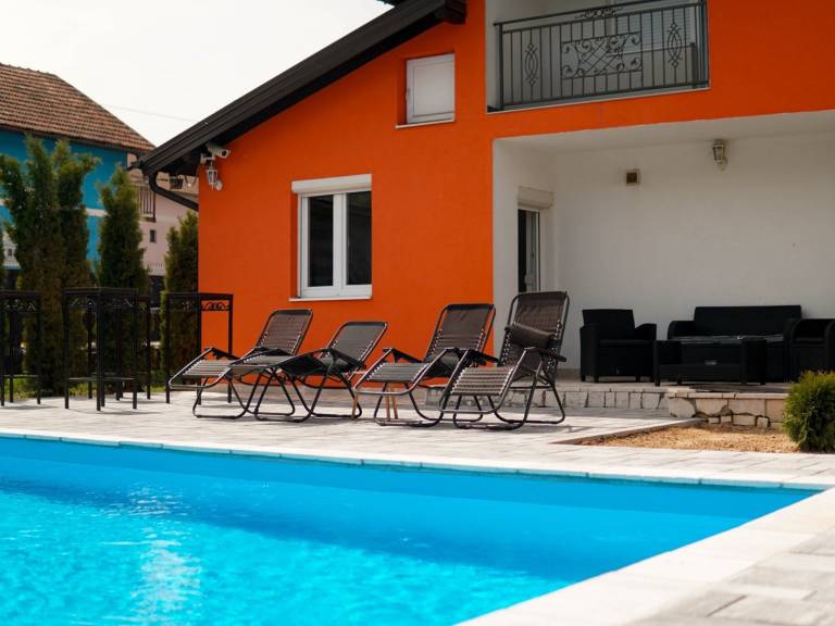 Kuca za odmor Lukavica House with Swimming Pool