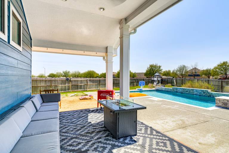 Private Pool & Hot Tub: 'Wild Horse' Home! — photo 2