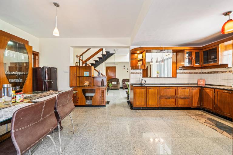 Pleasant villa with hot tub, terrace & BBQ | Suitable for remote work | Pet-friendly — photo 3