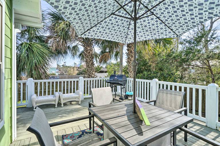 Coastal Hideaway  1/2 Mi to Beach + Boardwalk! — photo 2