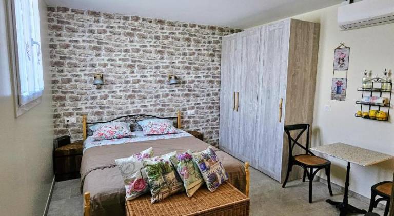 Holiday apartment with jacuzzi in Biot