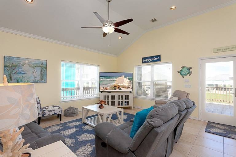 Vacation home with yard & grill | Sea view — photo 5