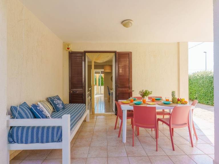 House with terrace, grill & yard | Beach nearby | Pets allowed — photo 5