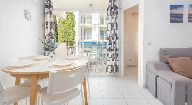 Holiday apartment with patio | Close to the beach | Pets are welcome — photo 4