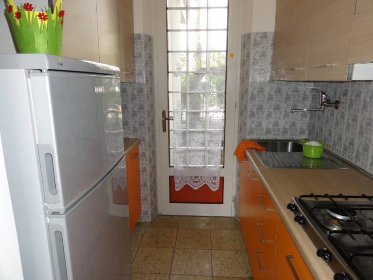 Holiday apartment with yard — photo 5