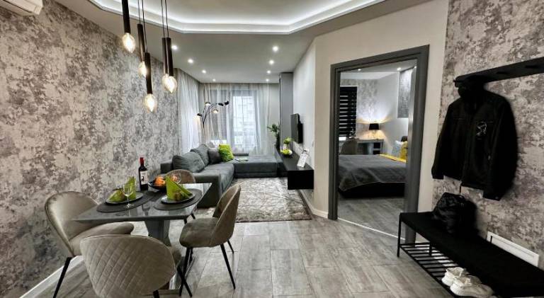 Charming rental apartment with yard | Near St. Stephen's Basilica | Dogs allowed — photo 2