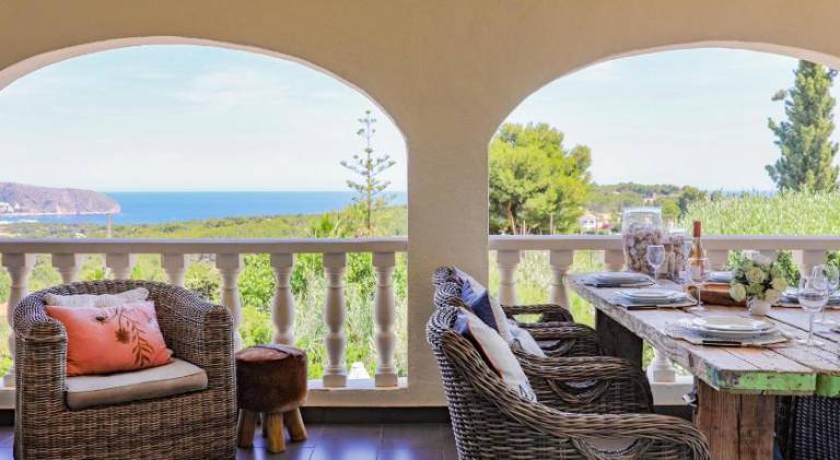 Fully equipped villa with terrace, private pool & yard | Dogs allowed — photo 3