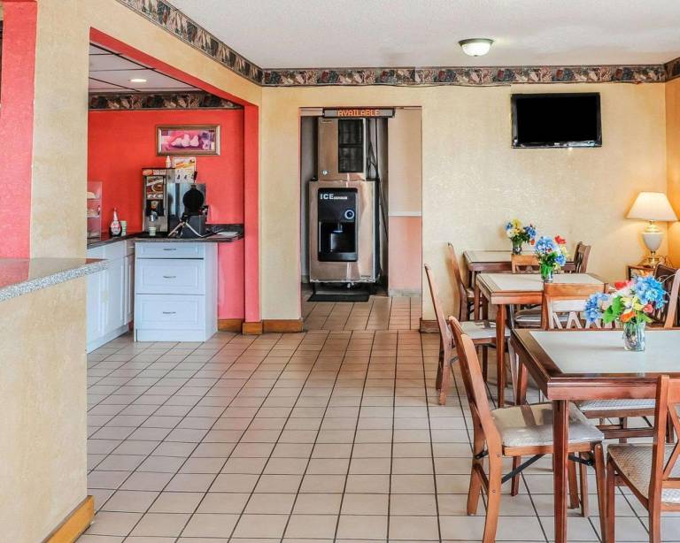 Econo Lodge Tucumcari Route 66 — photo 3