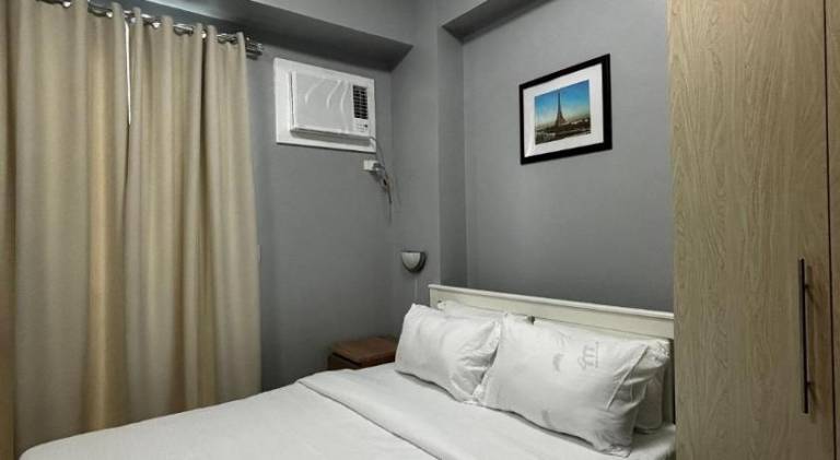 Overlooking Festive Walk Iloilo Studio Unit in Iloilo