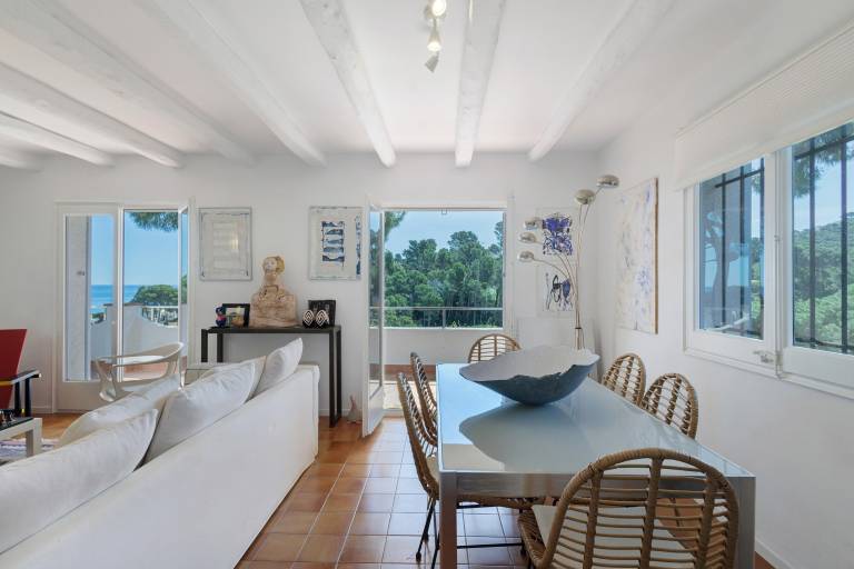 Fully equipped house with pool, patio & fast internet | Garden view | Perfect for remote work | Pets are welcome — photo 3