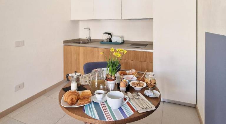Serviced apartment with terrace | Beach nearby | Suitable for remote work | Pets allowed — photo 2