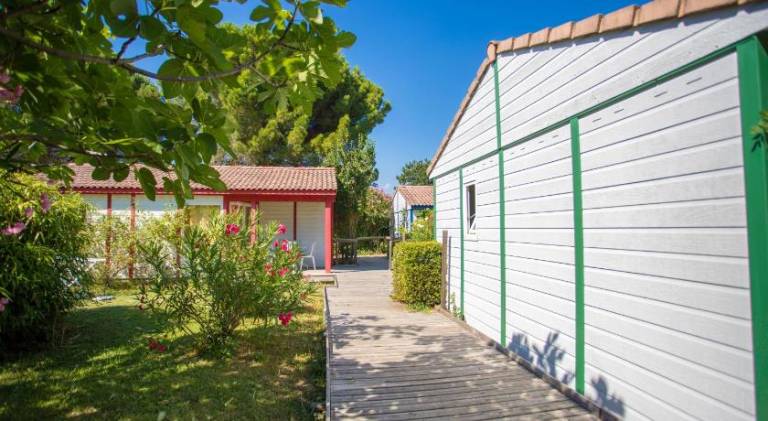 Serviced apartment with garden, pool & patio | Dogs allowed — photo 5
