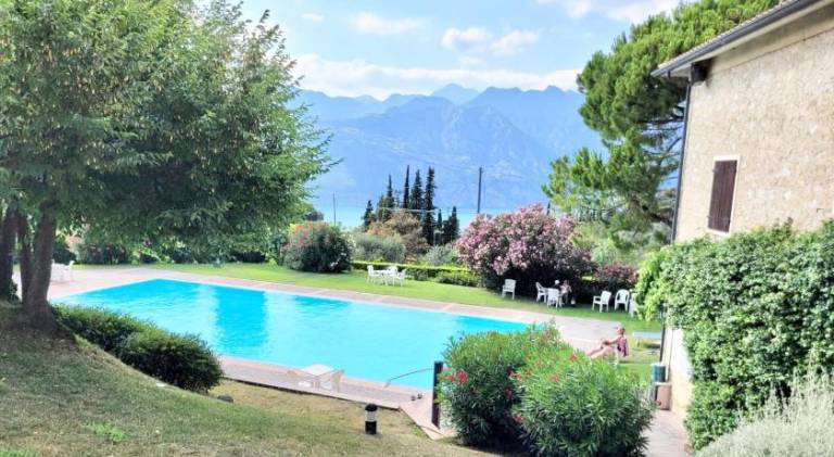 Apartment with pool | Pets allowed in Malcesine