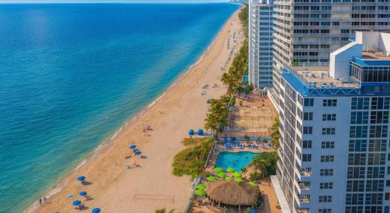 Relaxing Beach Escape - Oceanfront Pool and Tiki in Fort Lauderdale, FL