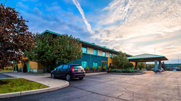 Best Western The Inn at the Fairgrounds in Liverpool, NY