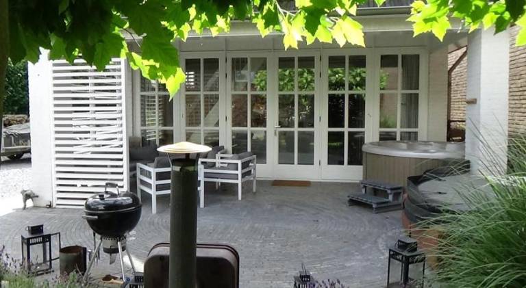 Charming chalet with sauna & hot tub | Pet-friendly — photo 5