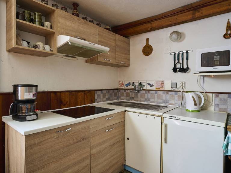 Children-friendly lovely apartment with BBQ, yard & private pool | Pet-friendly — photo 5